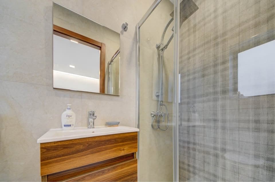 Ensuite Apartment in St. Julian's - 3