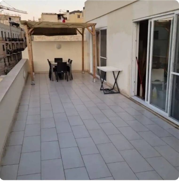 Ensuite Apartment in St. Julian's