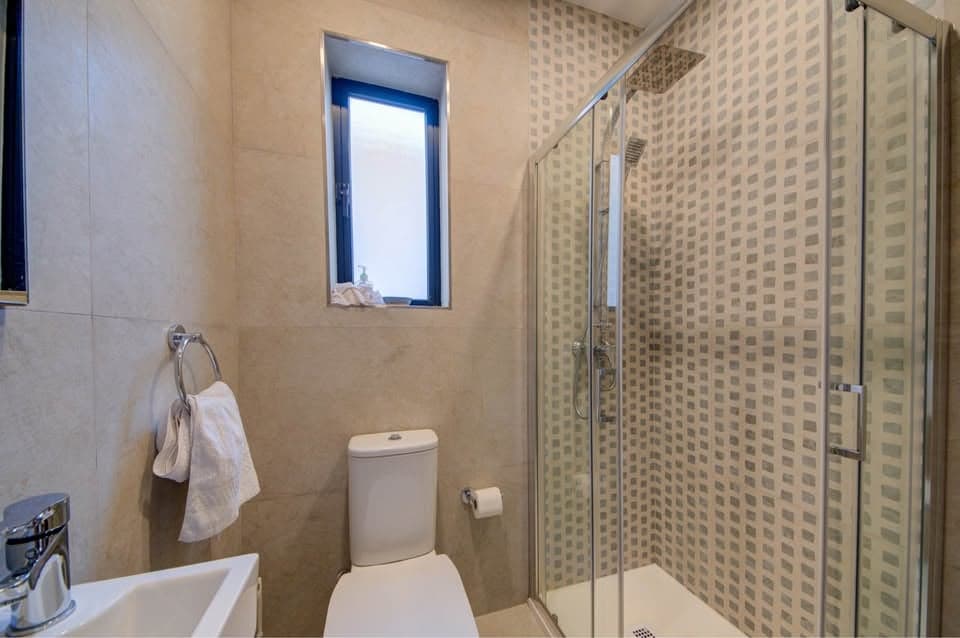 Ensuite Apartment in St. Julian's - 5