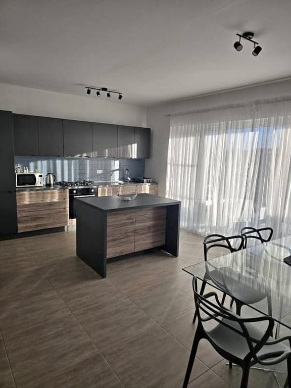 Ensuite Apartment in Naxxar